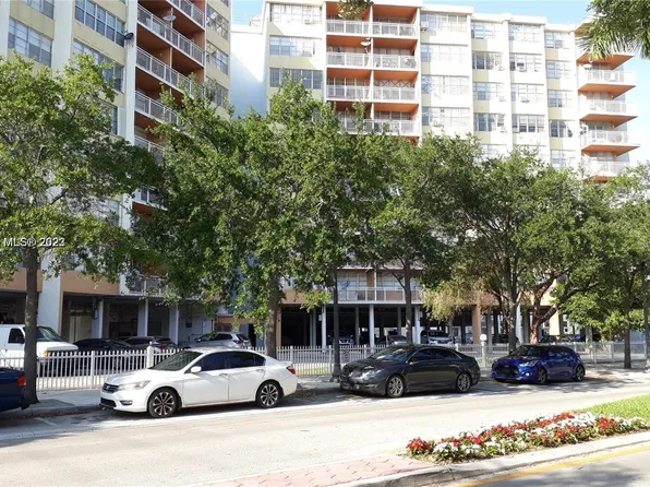 2025 NE 164th St APT 807, North Miami Beach, FL 33162