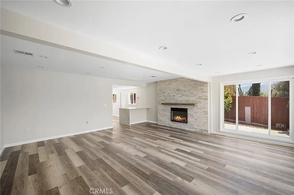 3 bed, 1332 sqft, $4,750 — Photo 4