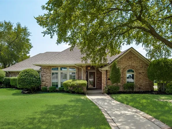 601 Evergreen Dr, Hurst, TX 76054