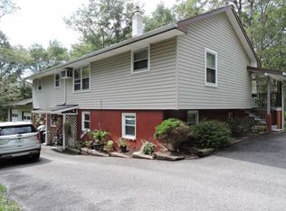 202 Timber Hill Rd, Henryville, PA 18332