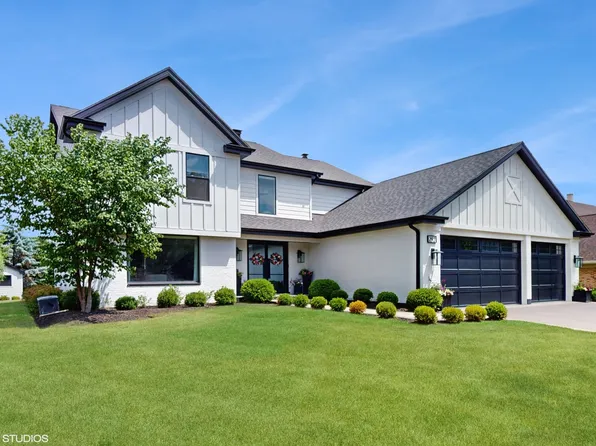 292 Noble Cir, Vernon Hills, IL 60061