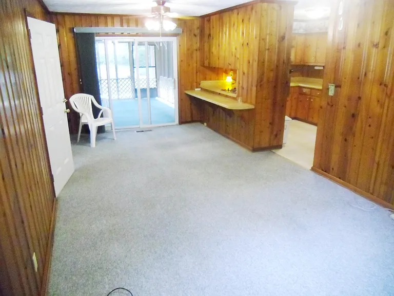 2604 Princess Ln SE — Photo 3