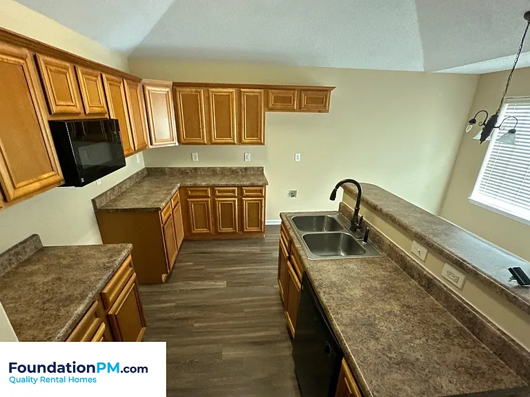 10087 Mill Hill Ave — Photo 3