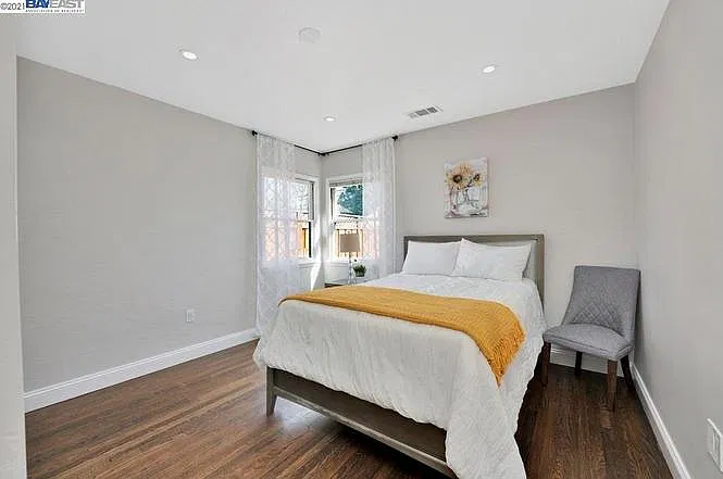 3 bed, 1354 sqft, $5,500 — Photo 4
