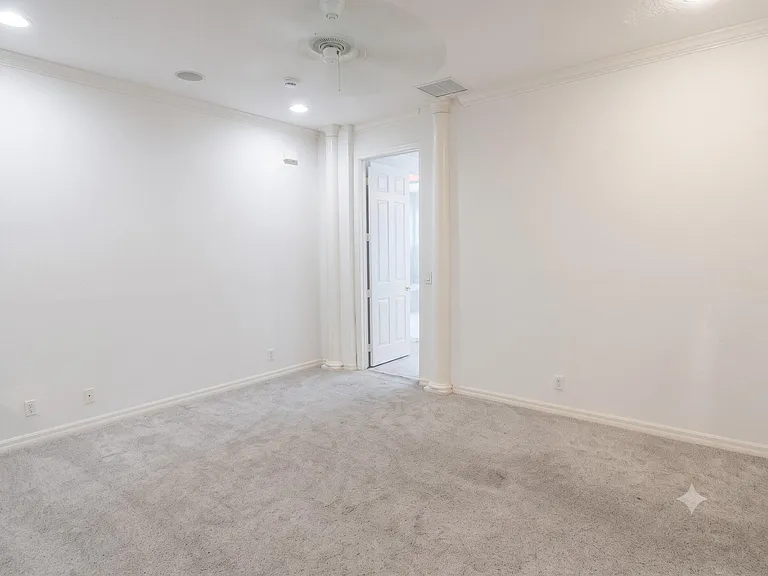 30 Beechdale Ln — Photo 11