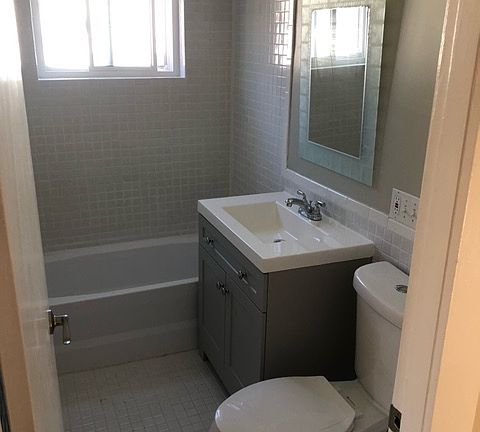 4th image of 90 Safford St #2