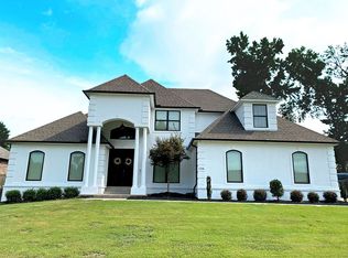 1306 Churchill Dr, Benton, AR 72019