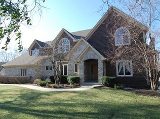 404 Mitchell Dr, Grayslake, IL