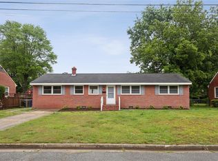 11 Redbud Ln, Newport News, VA 23602