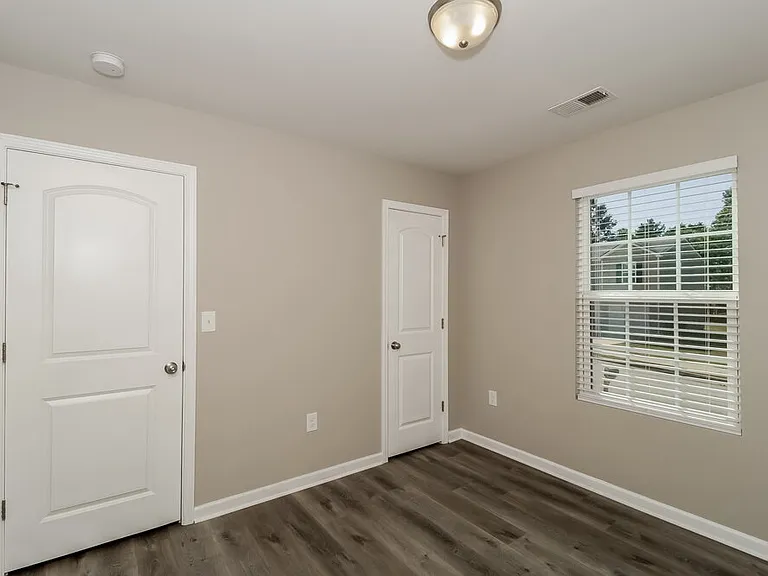 1739 Mary Ave — Photo 13
