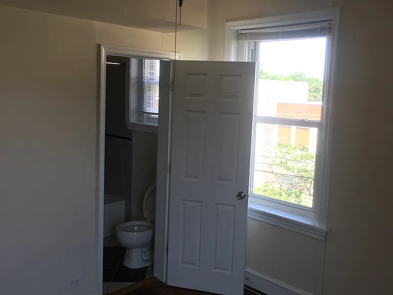 3426 W Grace St #11 — Photo 9