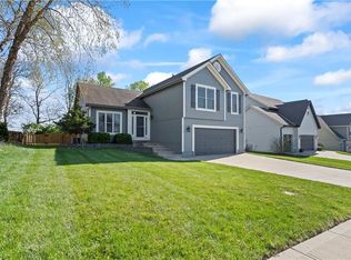 2117 SW Post Oak Rd, Lees Summit, MO 64082