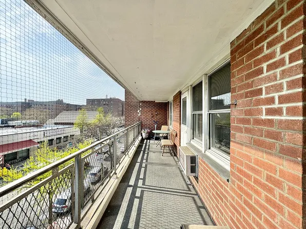 86-15 Broadway APT 4D, Queens, NY 11373