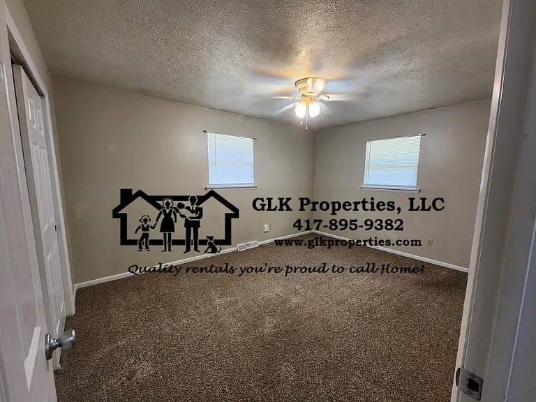 302 N Burton Ave — Photo 7