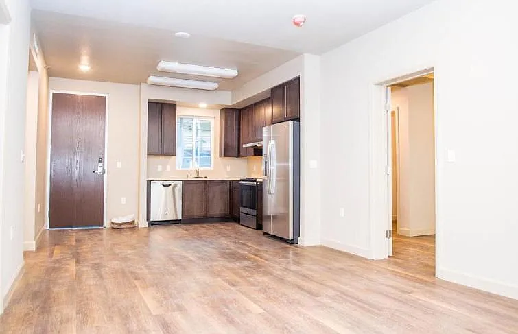 Pinefino Apartments — Photo 1