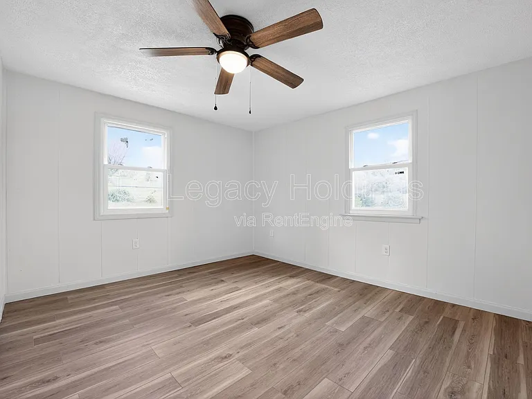 73 Beechwood Ave — Photo 10