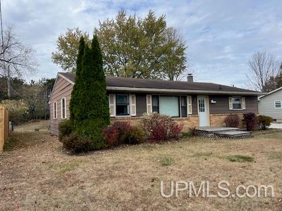 1020 S Lincoln Rd, Escanaba, MI, 49829