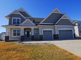 5185 Juneau Ln N, Plymouth, MN 55446