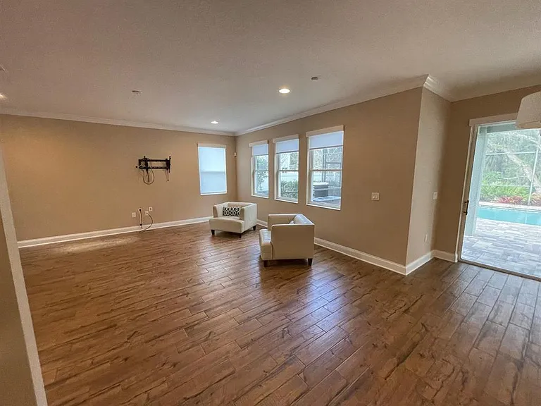 2745 Peony Dr — Photo 4
