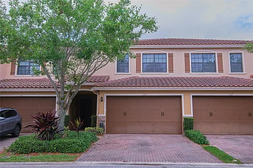 129 Riverwalk Cir E Photo 1