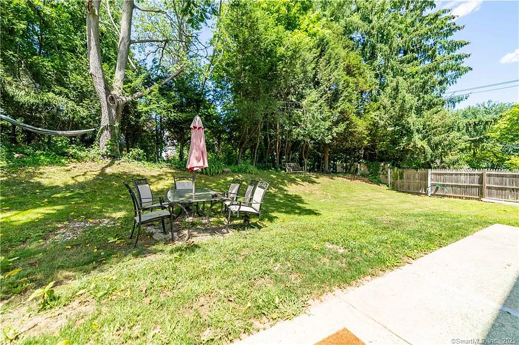 5 bed, 2460 sqft, $4,300 — Photo 3