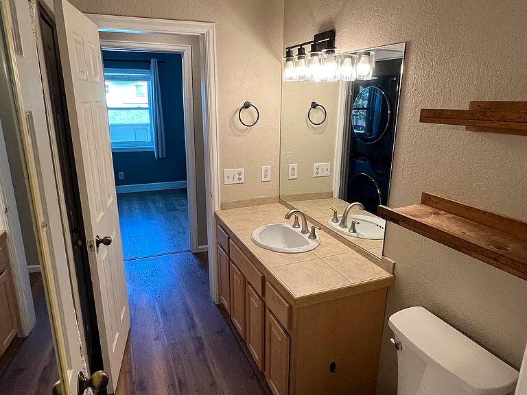 Bathroom (dual-entry)