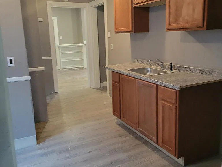 325 Union Ave #C — Photo 3