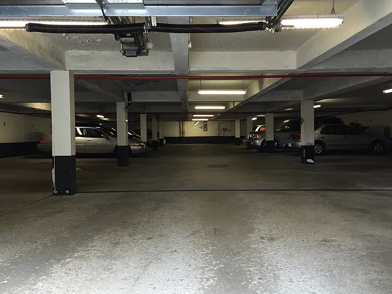 900 Jane St #B6 — Photo 17