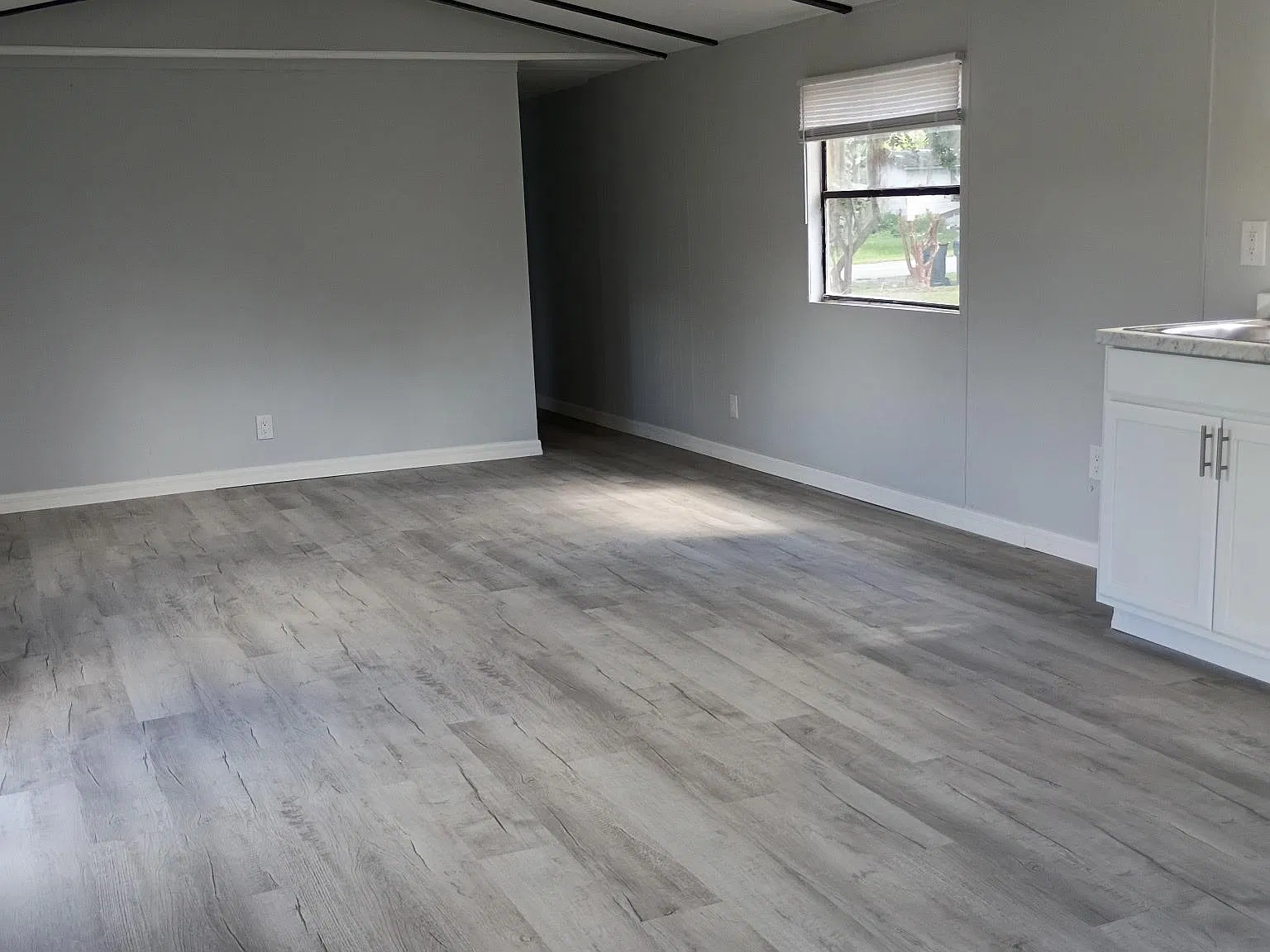 2 bed, 750 sqft, $996 — Photo 4