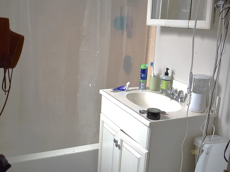 837 W Cornelia Ave #2S — Photo 7