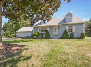 333 Fairlea Rd, Orange, CT 06477