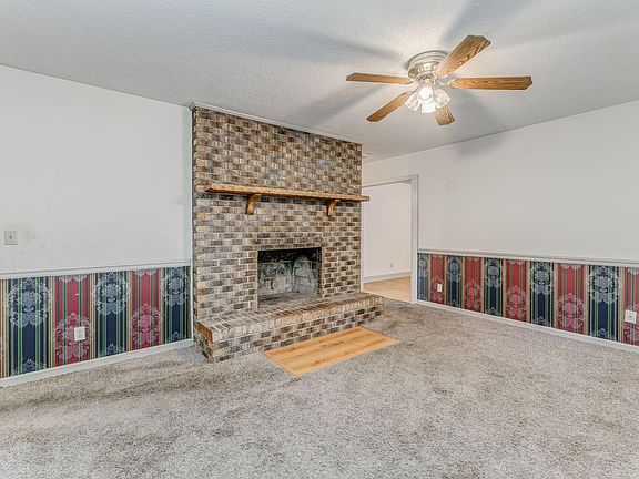 4th image of 4053 W Parliament Dr