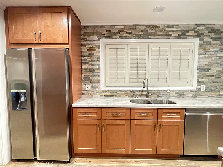 6326 Villa Rosa Dr — Photo 2