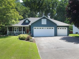 2948 Ontario Rd, Little Canada, MN 55117