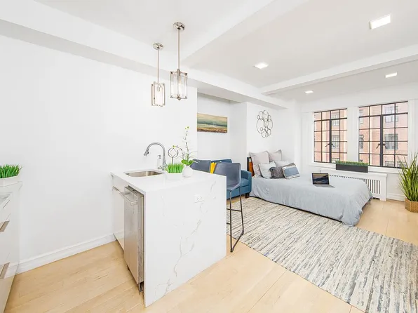 45 Tudor City Pl APT 403, New York, NY 10017