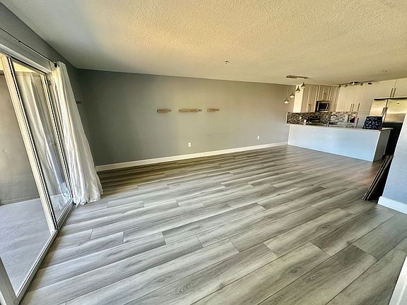 3rd image of 14025 Fairway Island Dr APT 325