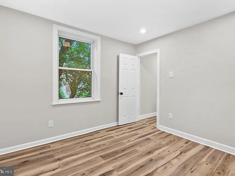 1908 N Croskey St — Photo 17