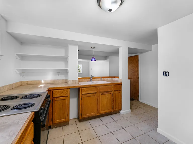 515 W Holly St — Photo 10