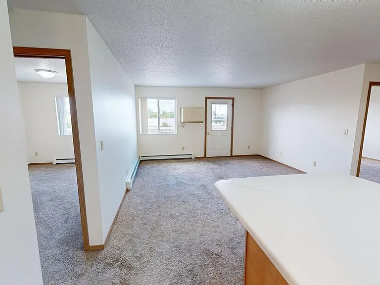 Dakota E & W Apartments — Photo 70