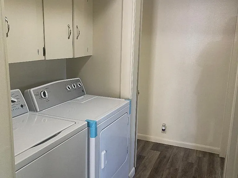2044 Sunrise Cir — Photo 12
