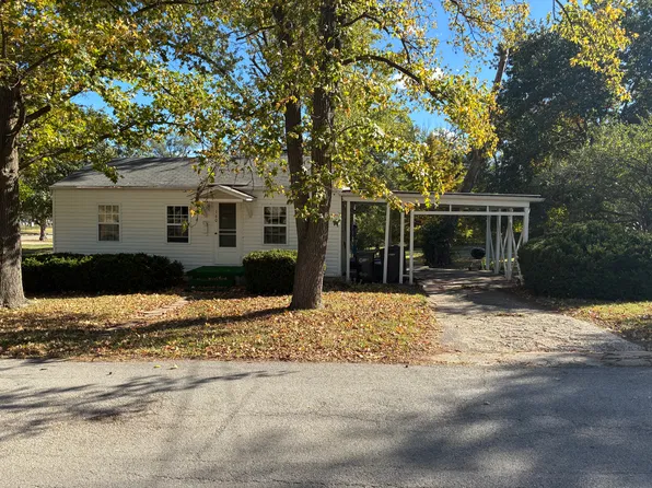 160 E Pershing St, Troy, MO 63379