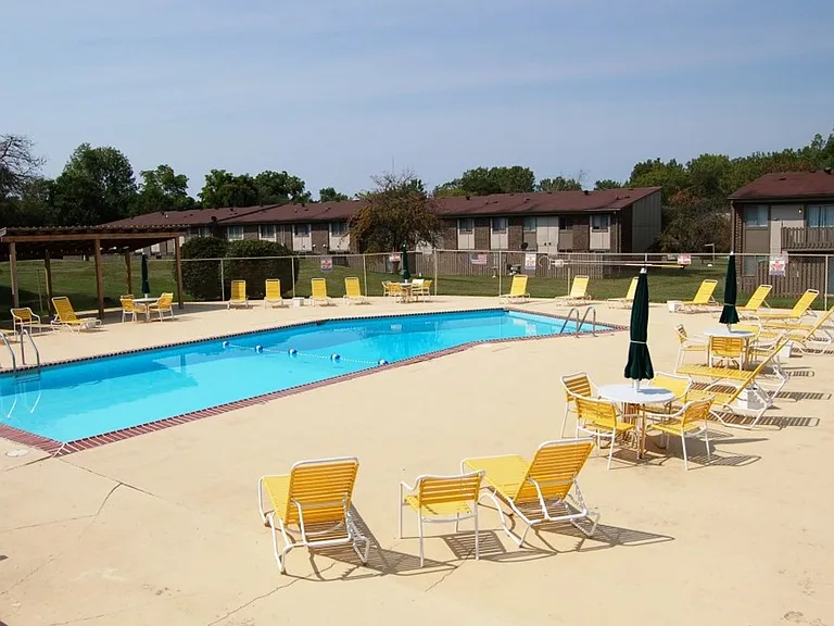 Villages on Madison Apartments — Photo 10