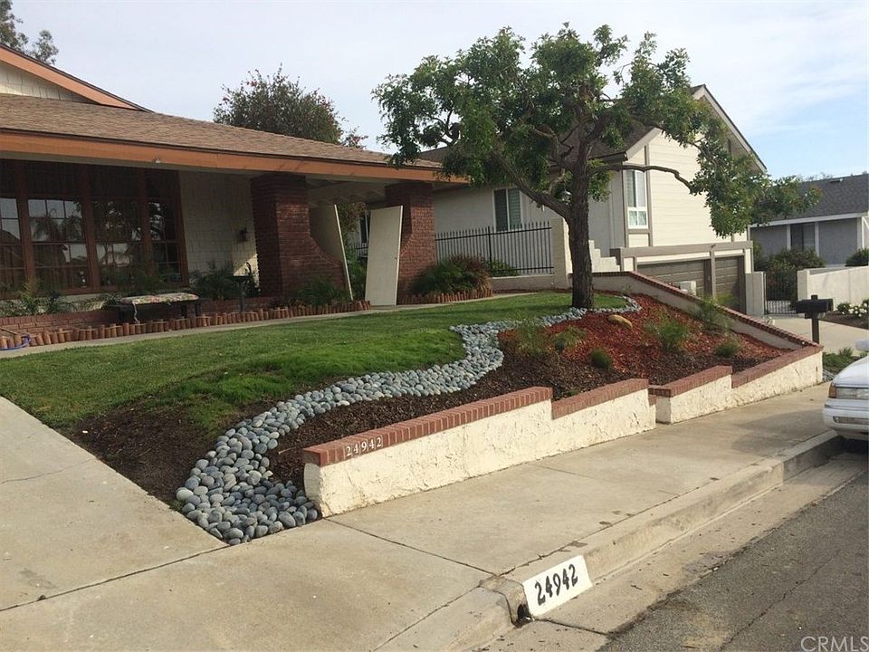 1st image of 24942 Del Monte St