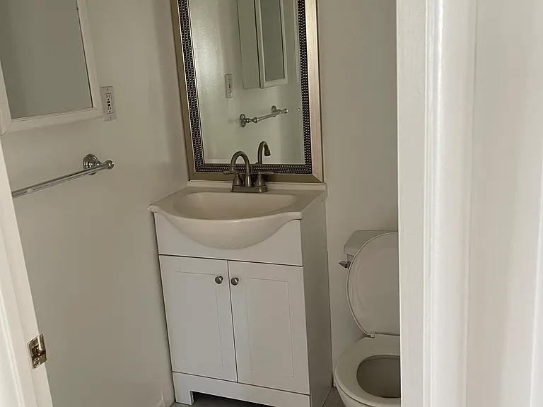 425 S Doheny Dr #7 — Photo 4