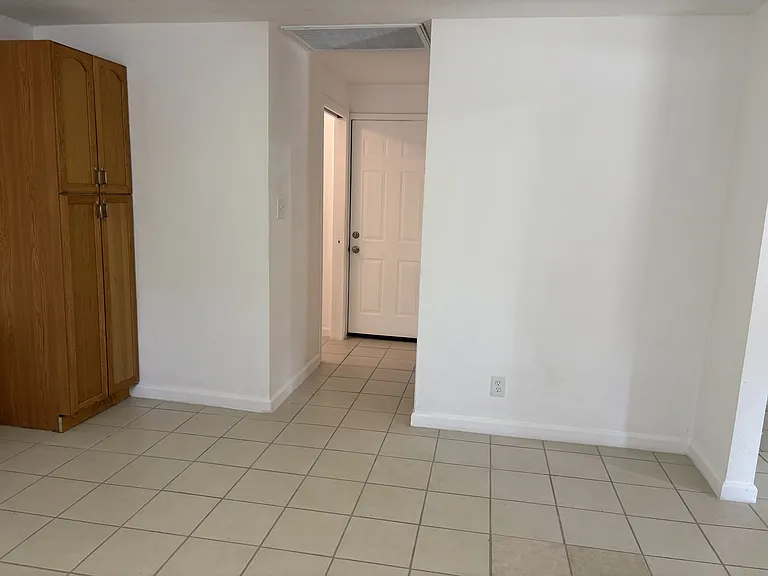 1227 Say Rd — Photo 4