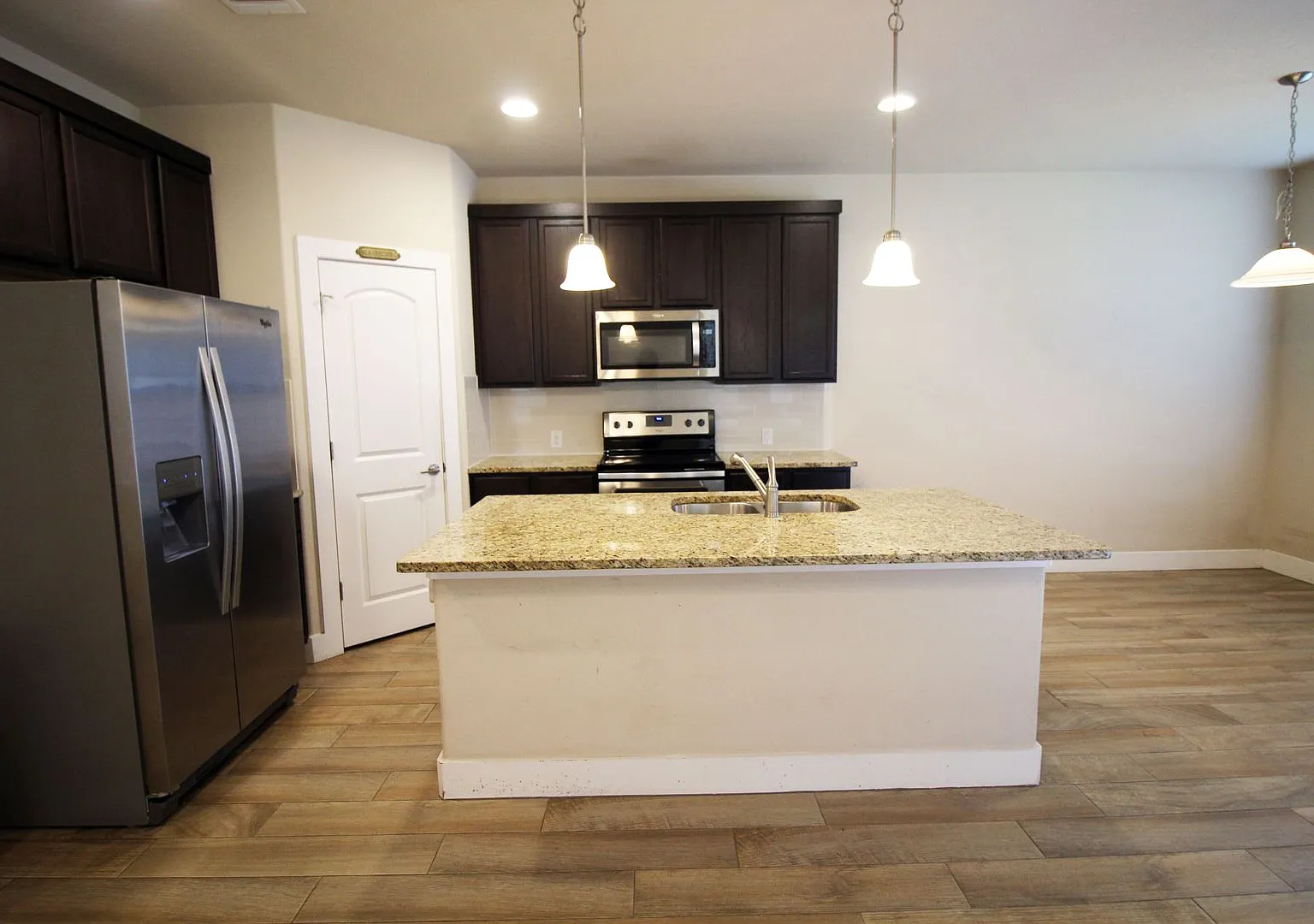 3 Bed/2.5 Bath Townhouse in Georgetown, TX 523 High Tech — Photo 2