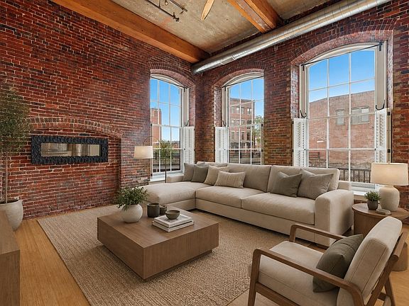 3rd image of 30 Market St Unit 1