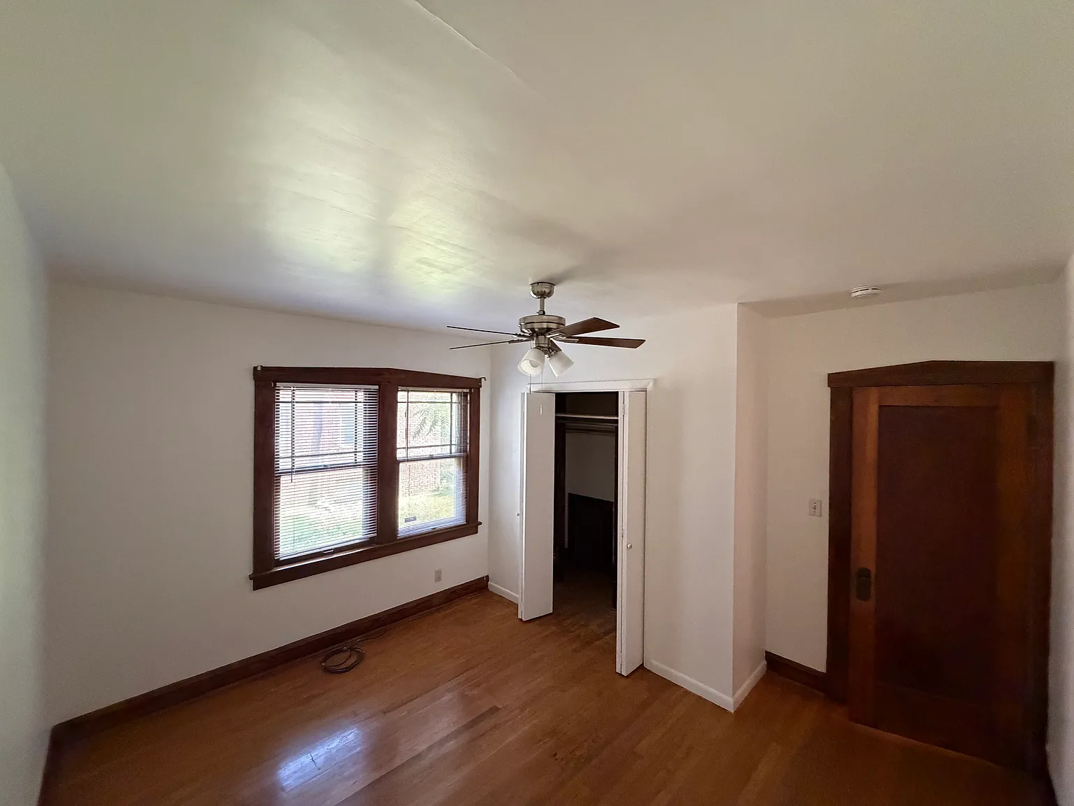 3 bed, 1400 sqft, $1,000 — Photo 3