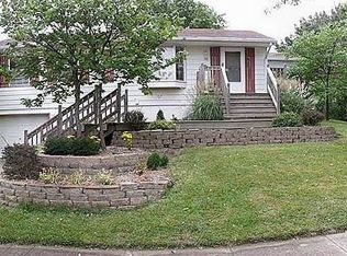 3224 SW Skyline Dr W, Topeka, KS 66614