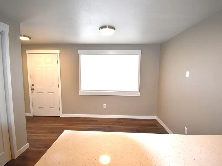 16th Avenue Apartments — Photo 4